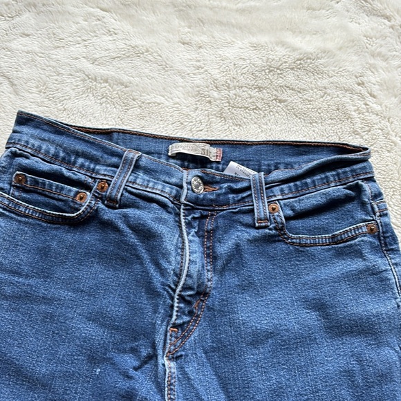 Levi’s 512 Perfectly Slimming Bootcut Jeans | Size 8M | High Rise Stretch Denim - Picture 5 of 9